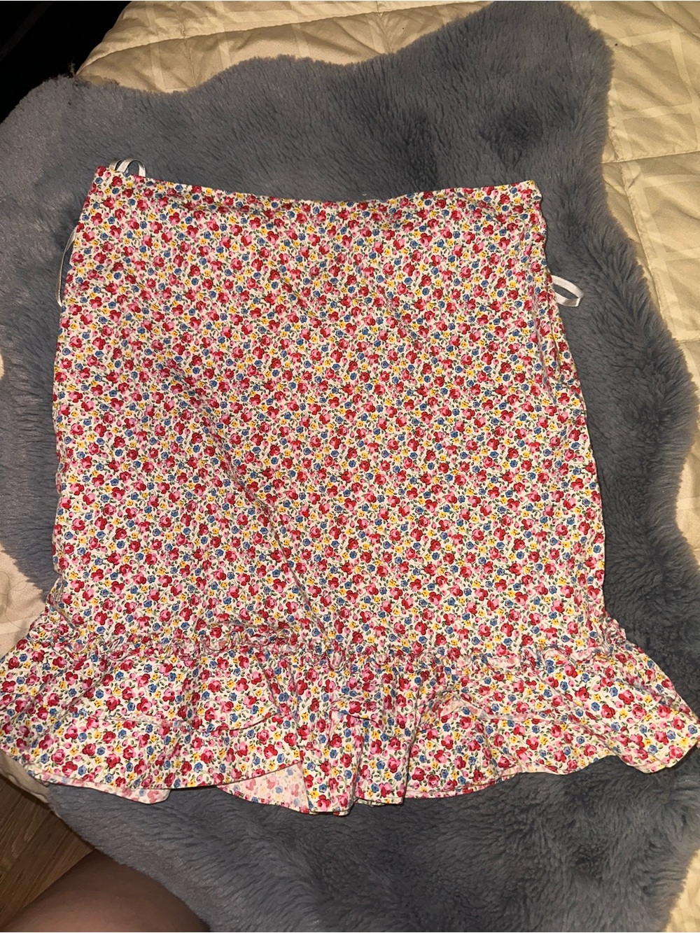 Polo by Ralph Lauren White Mini Skirt with Pink Red Floral Print